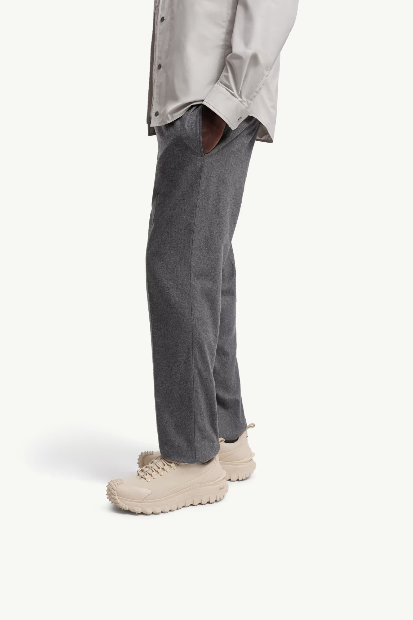 Moncler Trailgrip Apex2gtx Nubuck  Leather Trainers In White