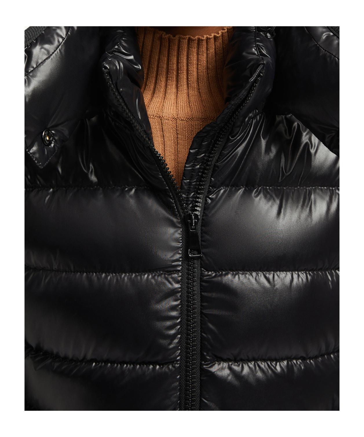 Moncler Bady Hooded Short Down Jacket In Black