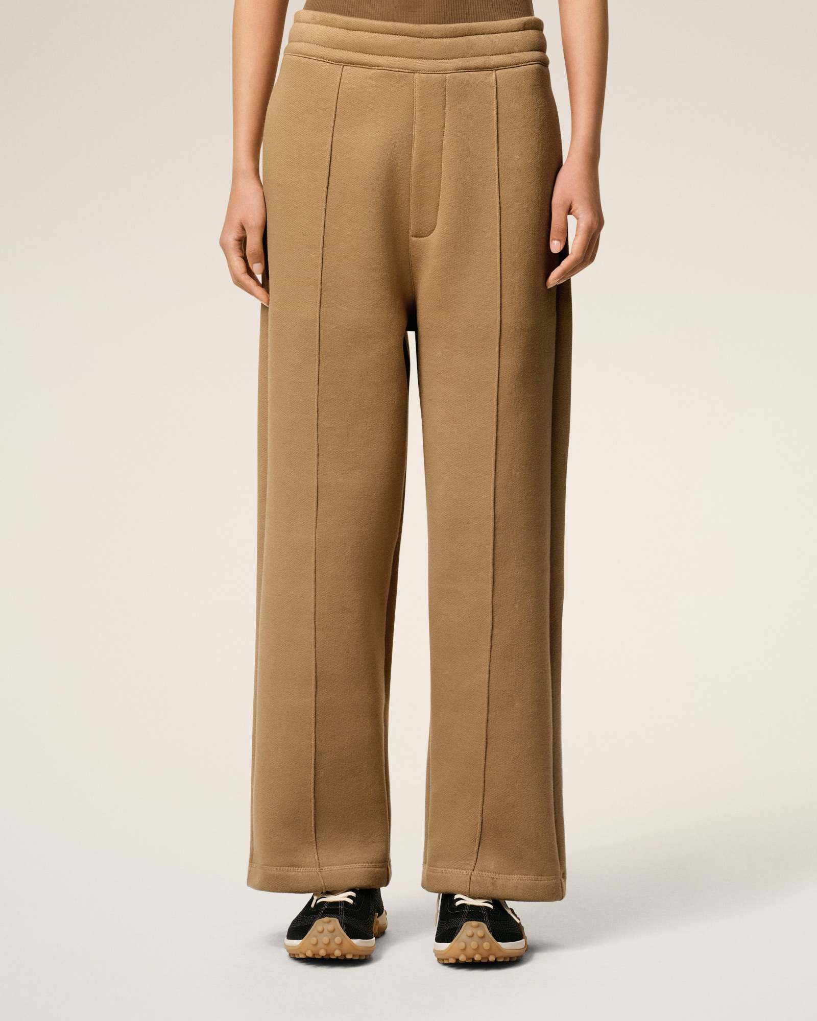 Ami Alexandre Mattiussi Ami Paris Camel Ami Paris De Coeur Joggers In Brown