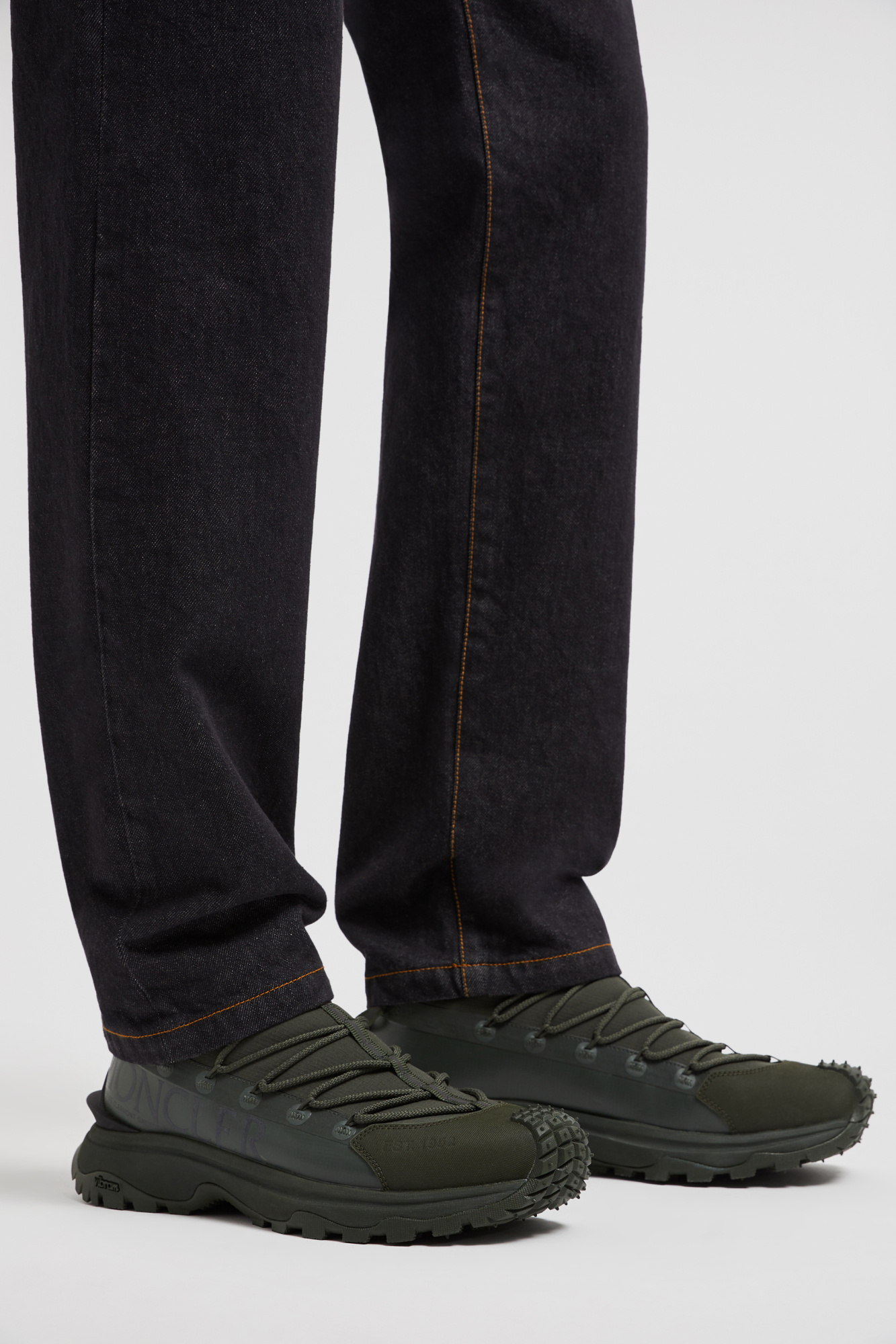 Moncler Trailgrip Lite2 Low Top Sneakers In Black