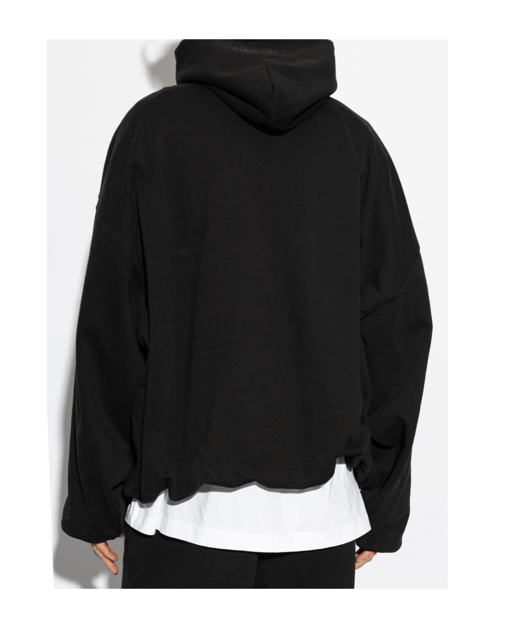 Vetements Black Oval Logo Cropped Boxy Hoodie In Black