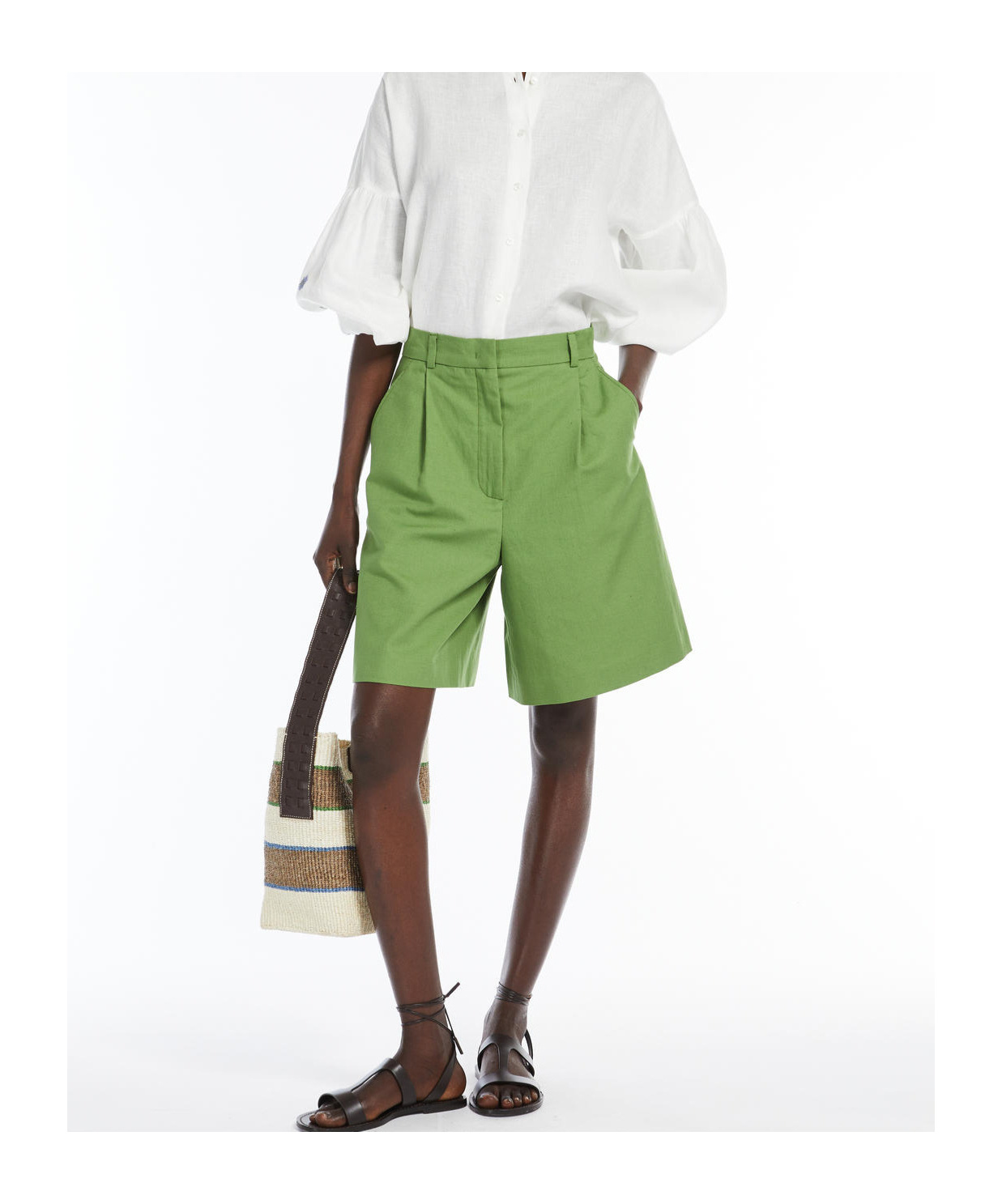 Weekend Max Mara Green Ecuba Bermuda Shorts With Pinces In Green