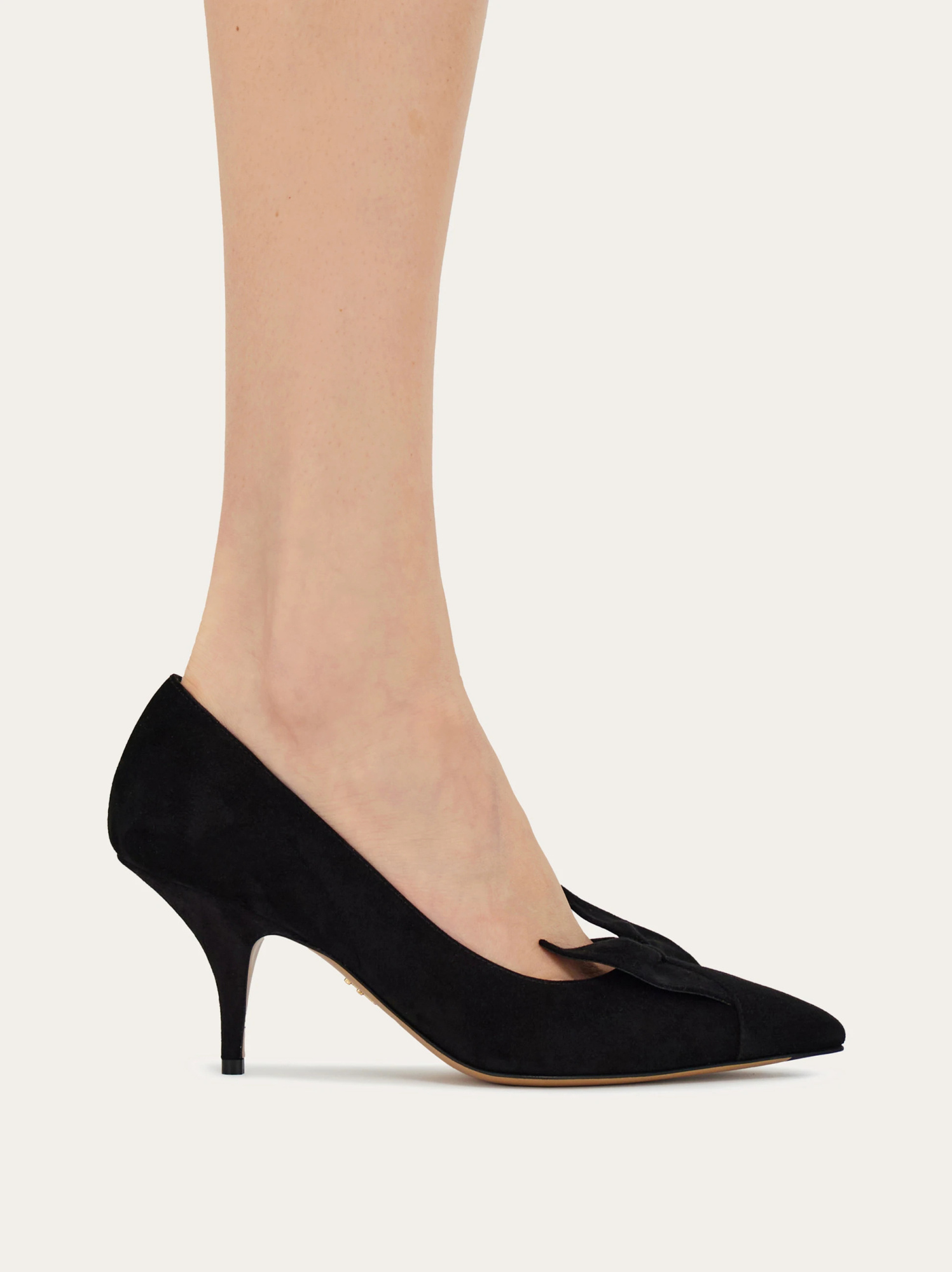 Ferragamo Pointed Toe Stiletto Heel Pumps With Bow In Black
