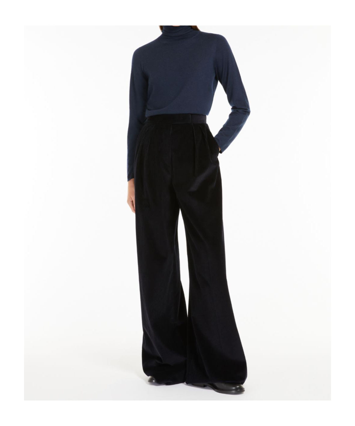 Max Mara Long-sleeved Sweater In Black