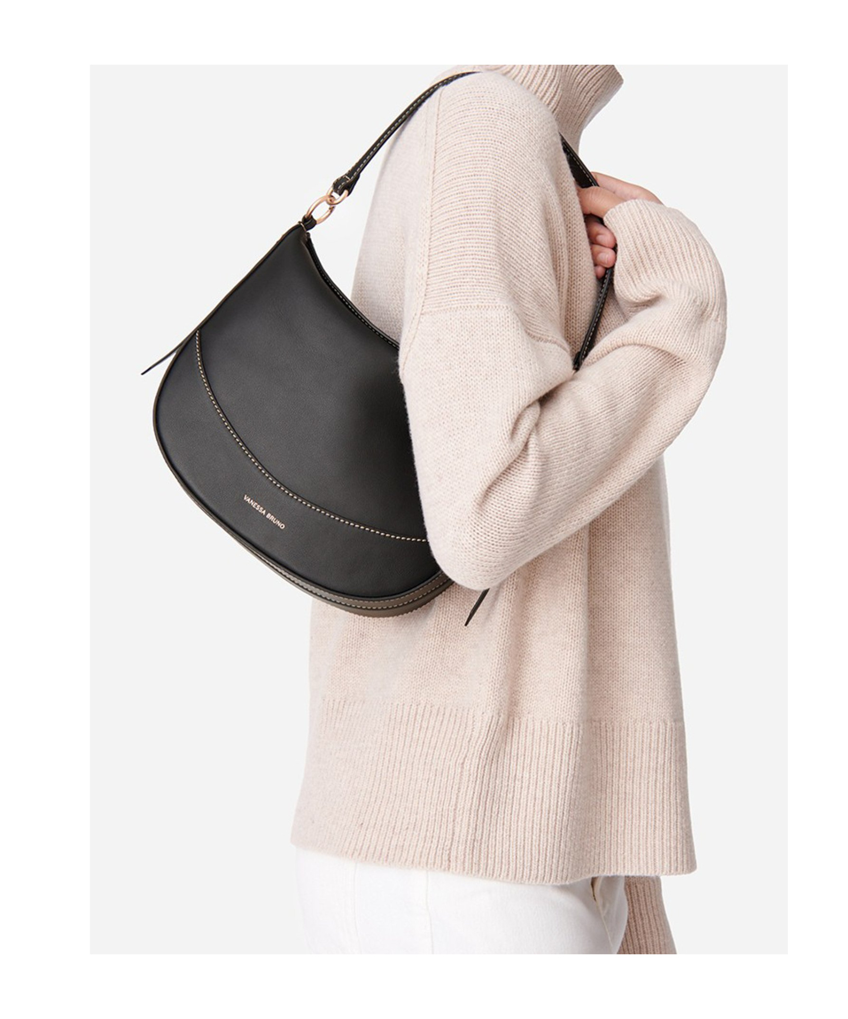 Vanessa Bruno Logo Shoulder Bag In Black