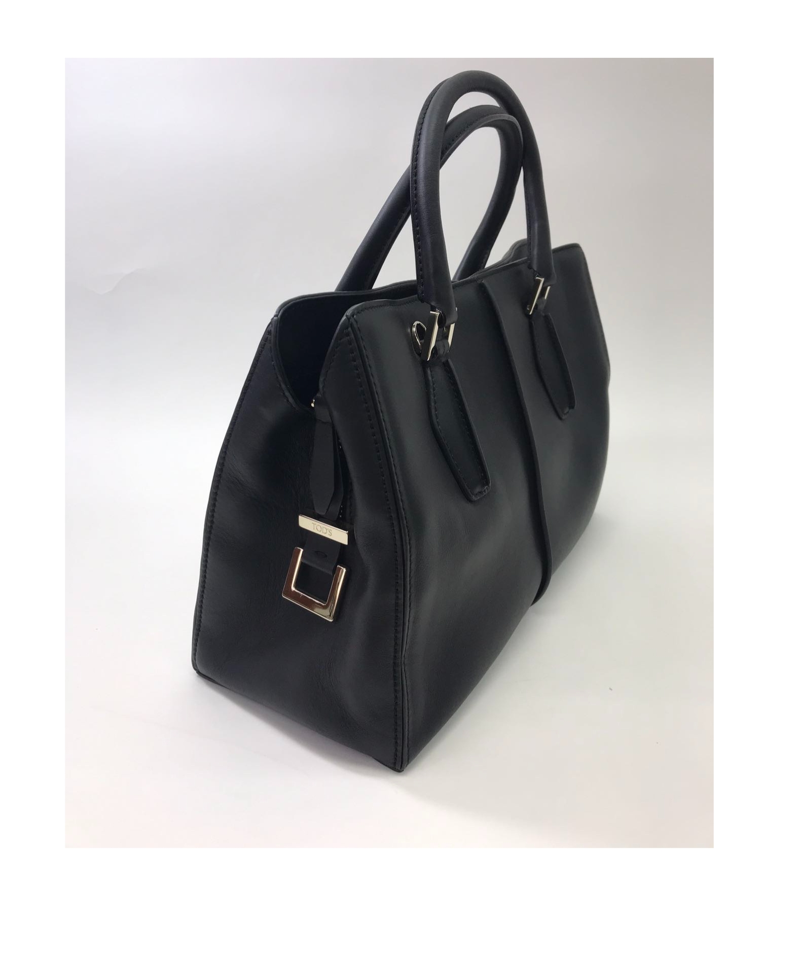 Tod's Double Handle Shoulder Bag In Black