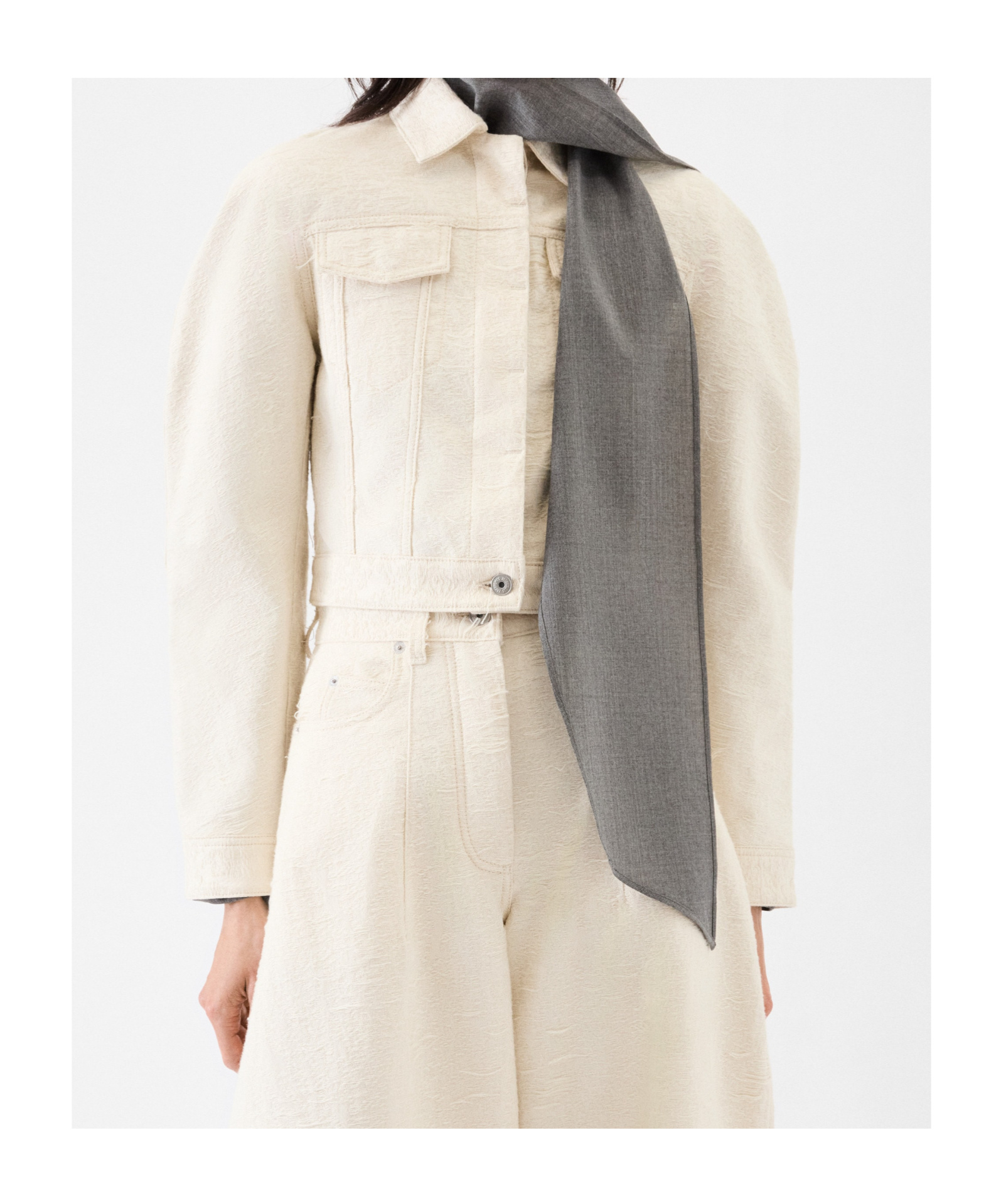 Jacquemus Women La Veste De-nimes Denim Jacket In Neutral