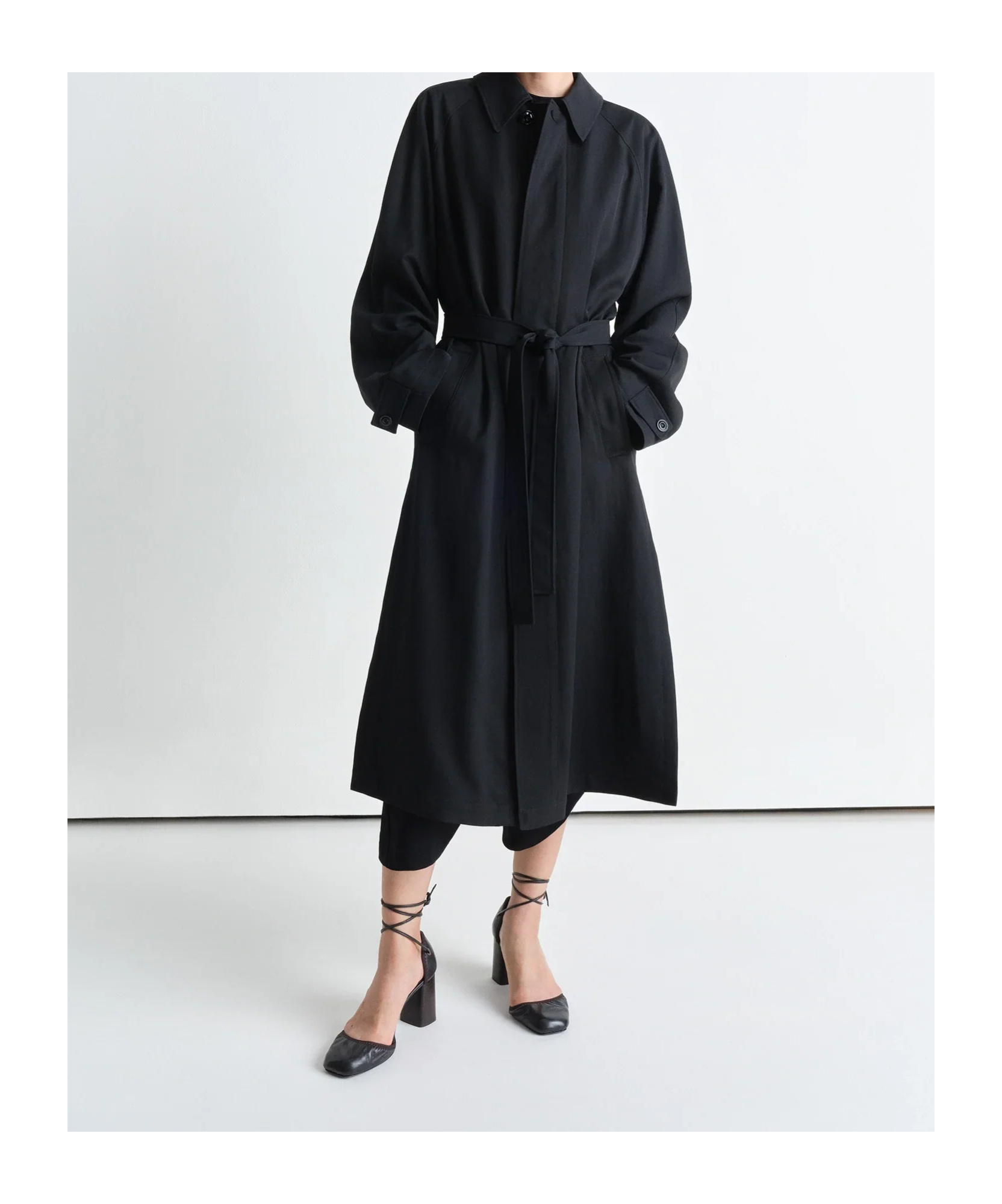 Lemaire Black Belted Lightweight Coat In Black