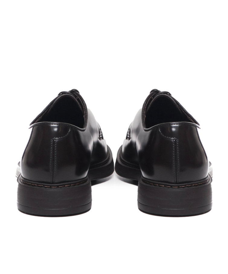 Doucal's Almond-toe Leather Derby Shoes In Black