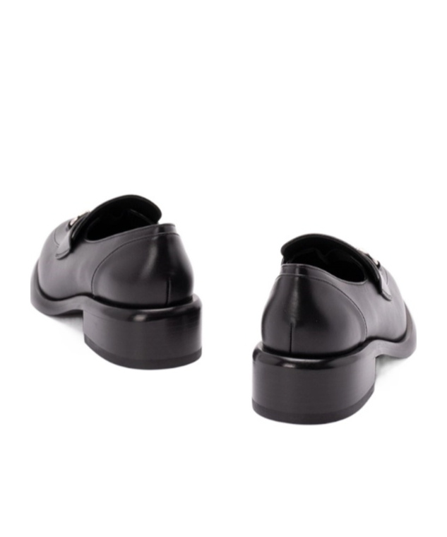 Gucci Savoy Loafers Featuring Metallic Hardware In Black
