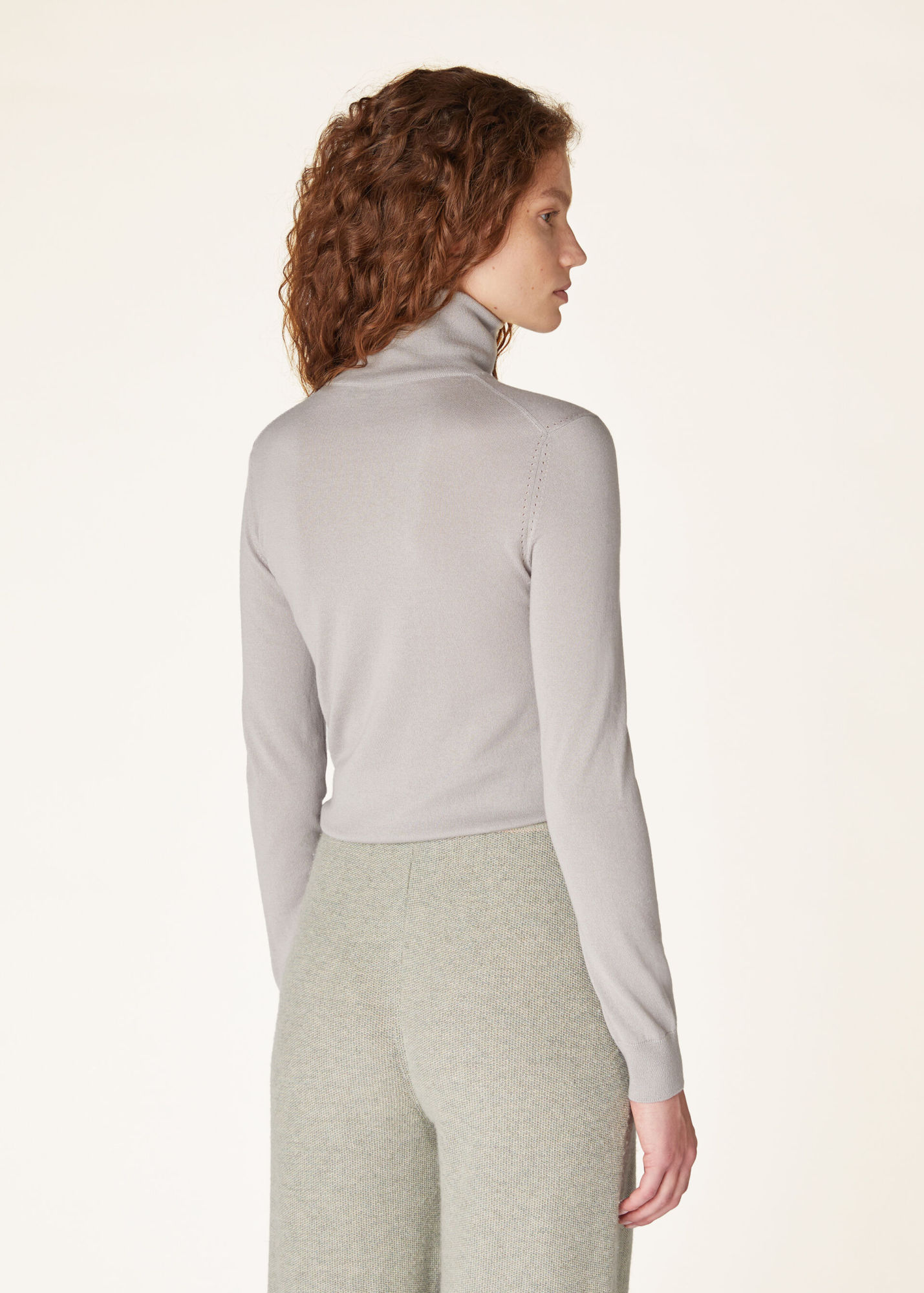 Loro Piana Cashmere Turtleneck Sweater In Gray Birch
