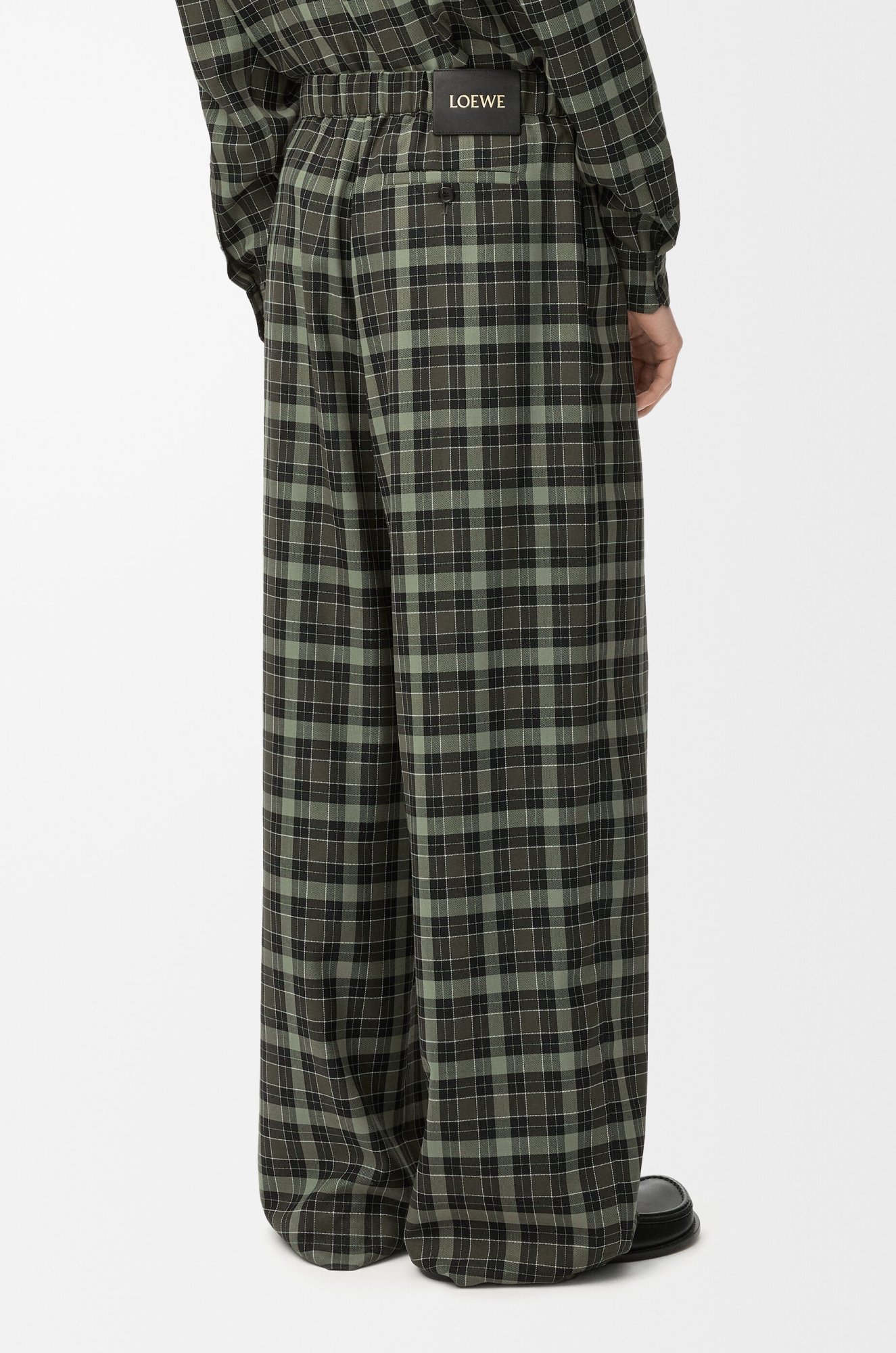 Loewe Wool-blend Check Drawstring-waist Trousers In Green