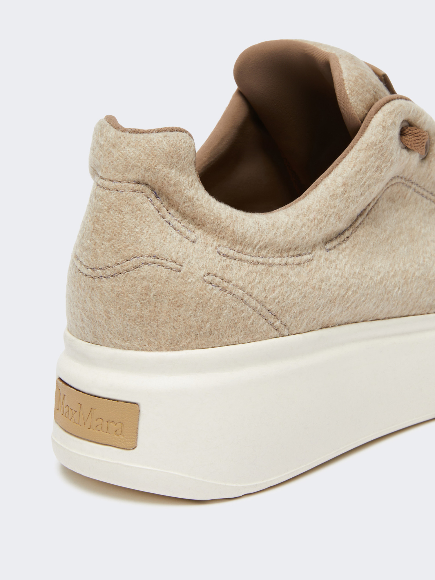 Max Mara Zapatilla Deportiva De Cachemira Impermeable In Brown