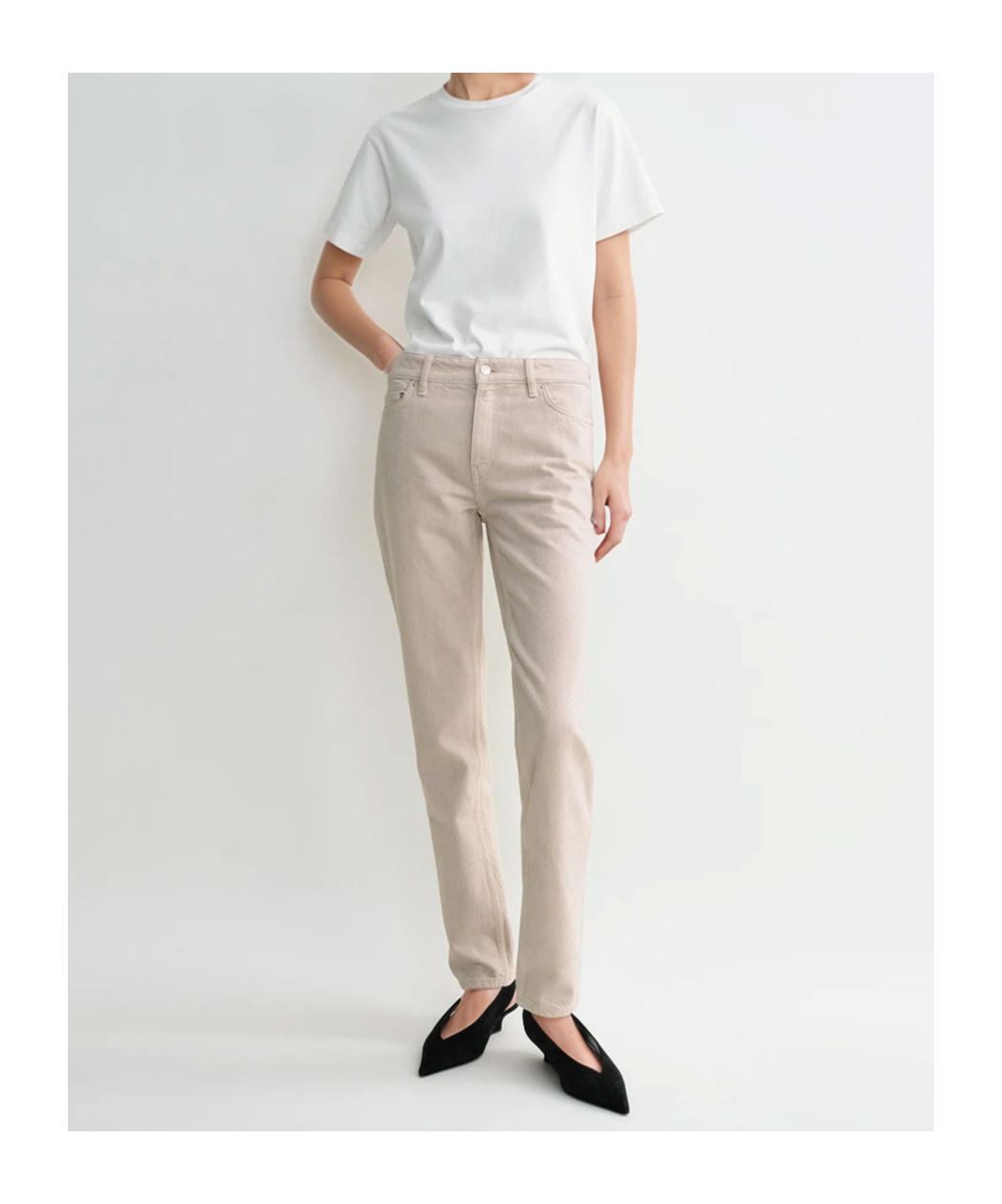 Totême Low-taper Jeans In Nude