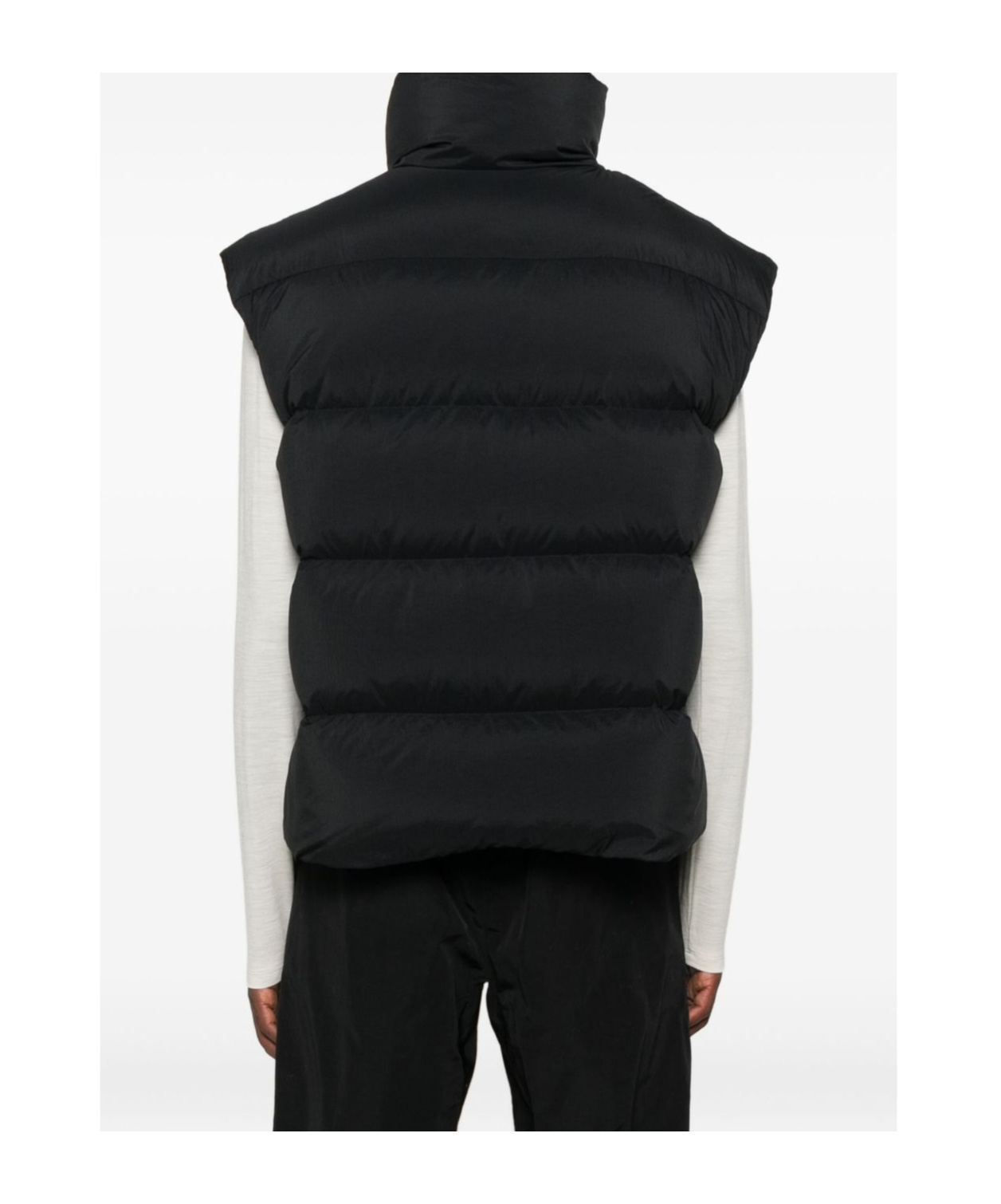 Peuterey Long-sleeved Down Jacket In Black