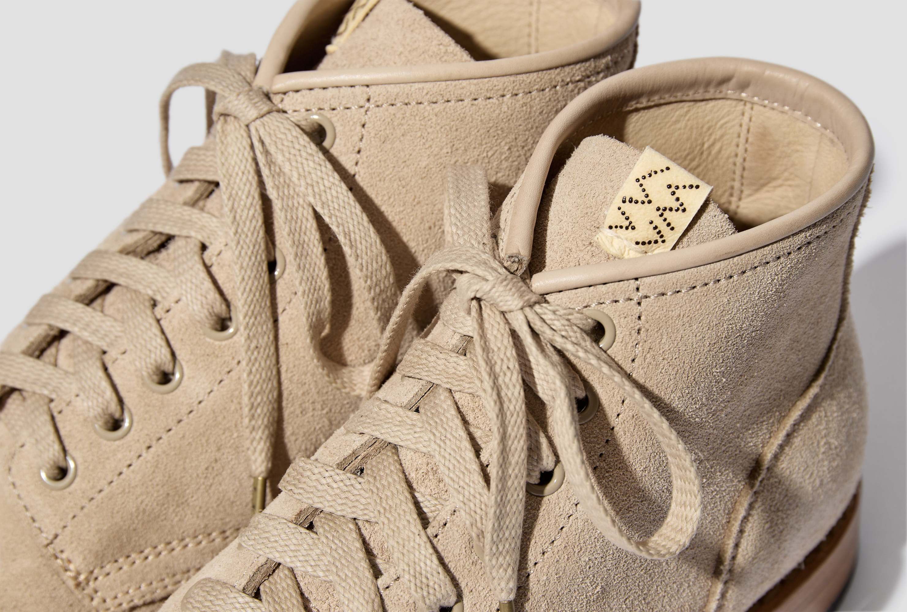 Visvim Round Toe Boots In Beige