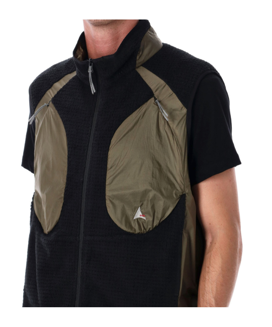 Roa Polartech Vest Featuring Contrast Panels In Black