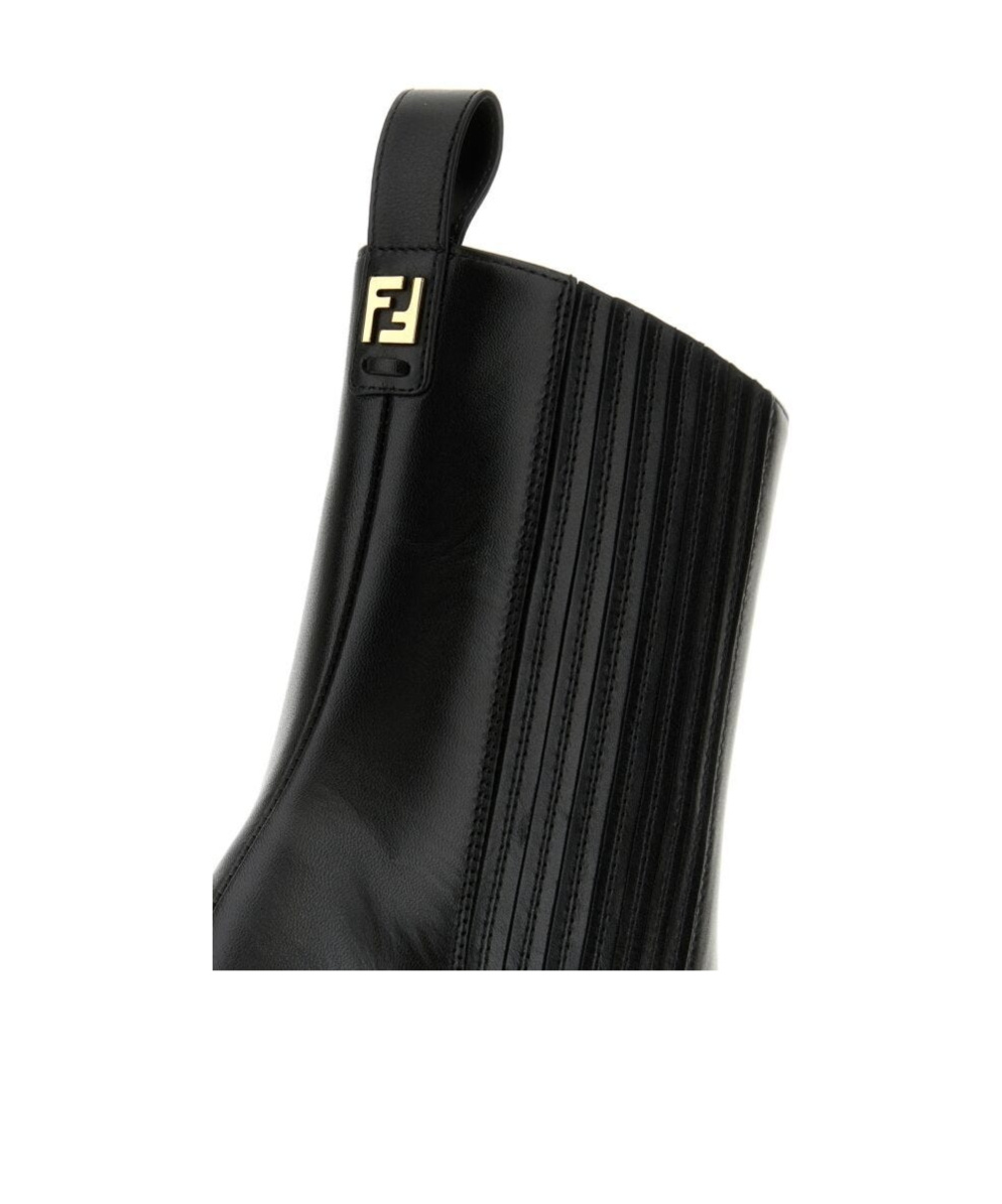 Fendi Boots In Black