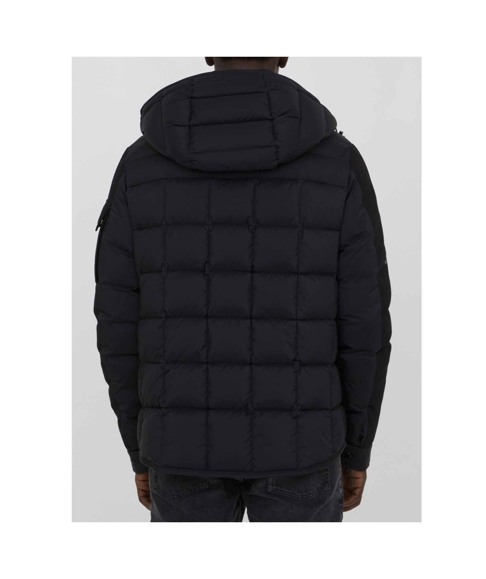 Moncler Barbustel Short Down Jacket In Black