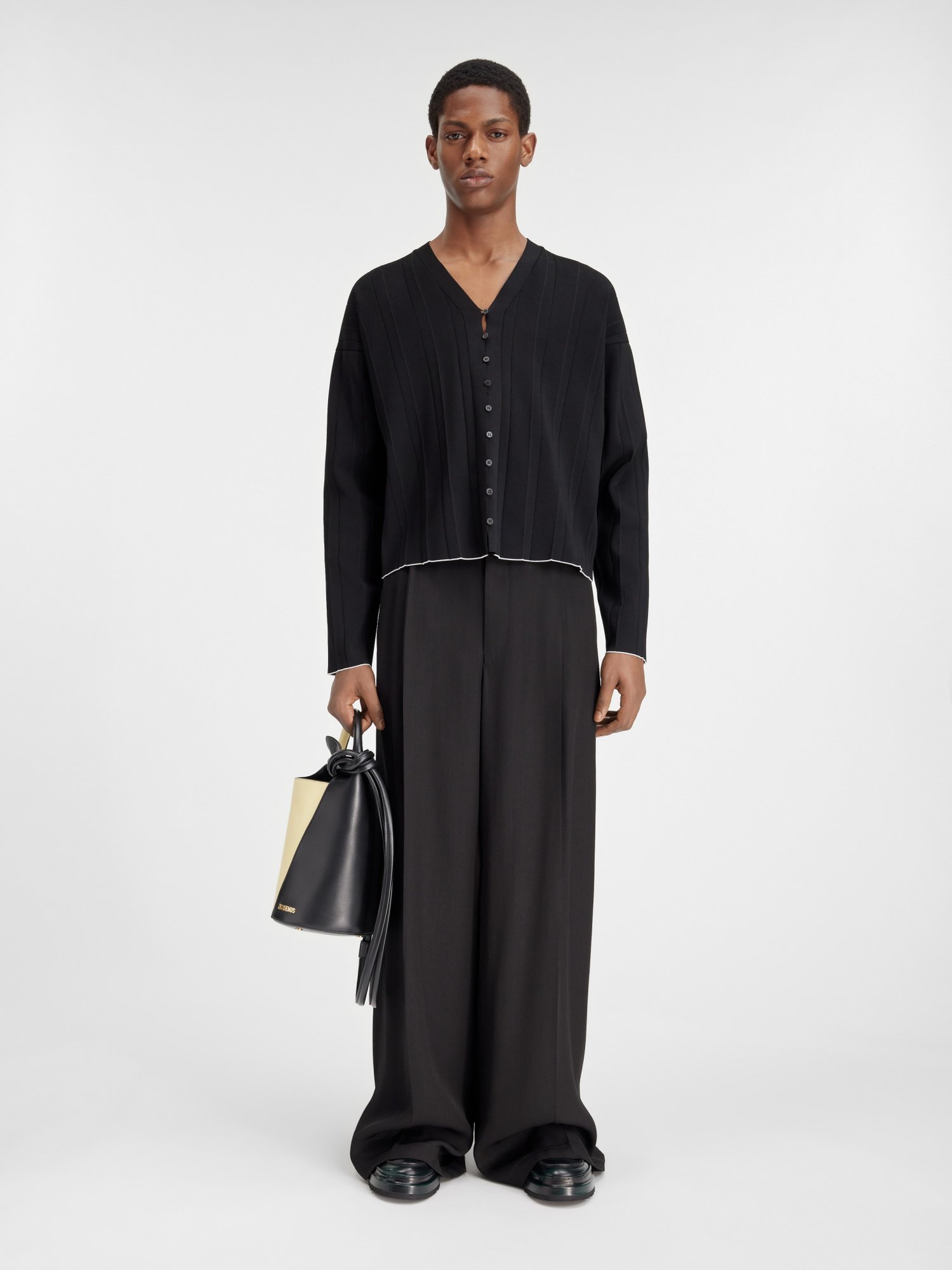 Jacquemus V-neck Pleated Sweater In Black