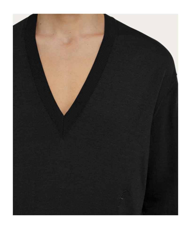 Ferragamo V-neck Jumper In Black