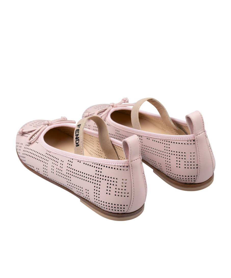Fendi Round Toe Flat Shoes In Neutral