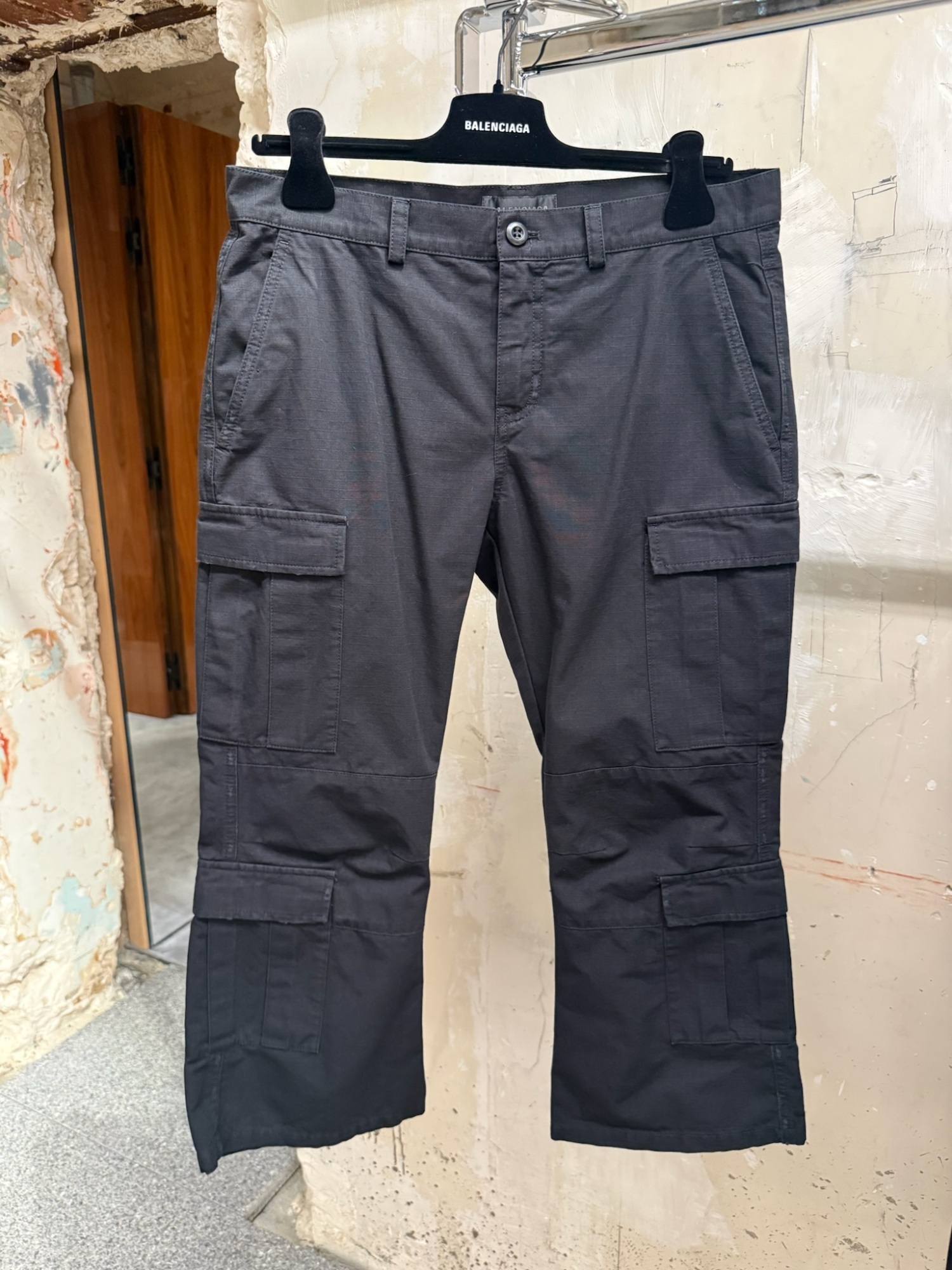 Balenciaga Multi-pocket Cargo Casual Pants In Black