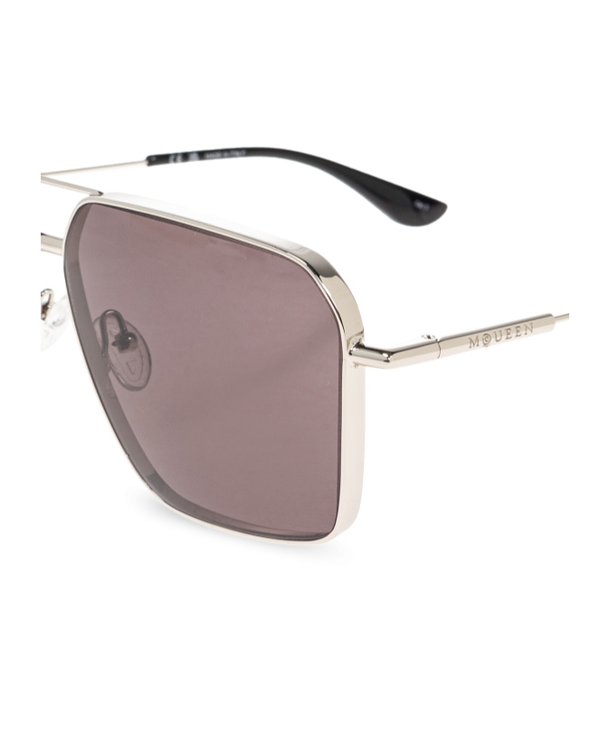 Alexander Mcqueen Frame Sunglasses In Purple
