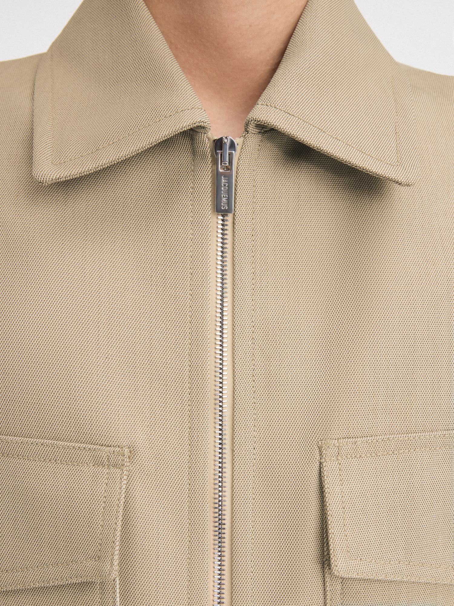 Jacquemus Zippered Shirt Jacket In Nude