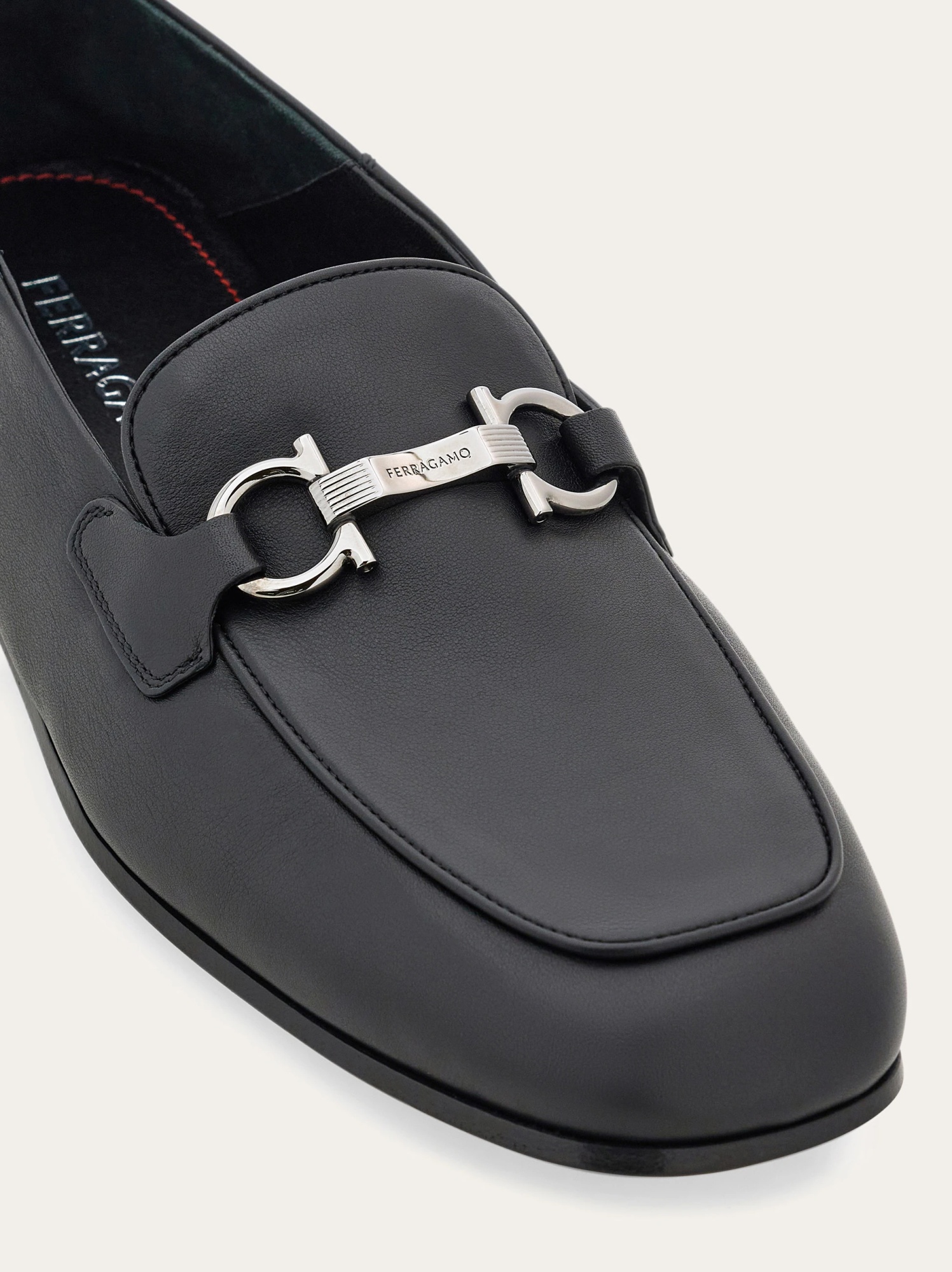 Ferragamo Gancini Decorative Loafers In Black