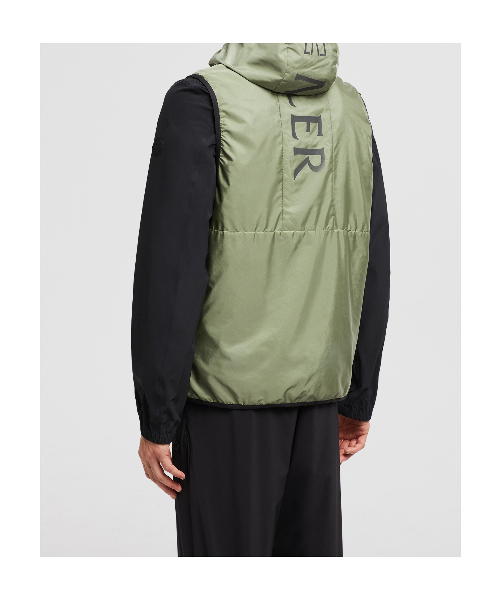 Moncler Gilet Moretan À Capuche In Green