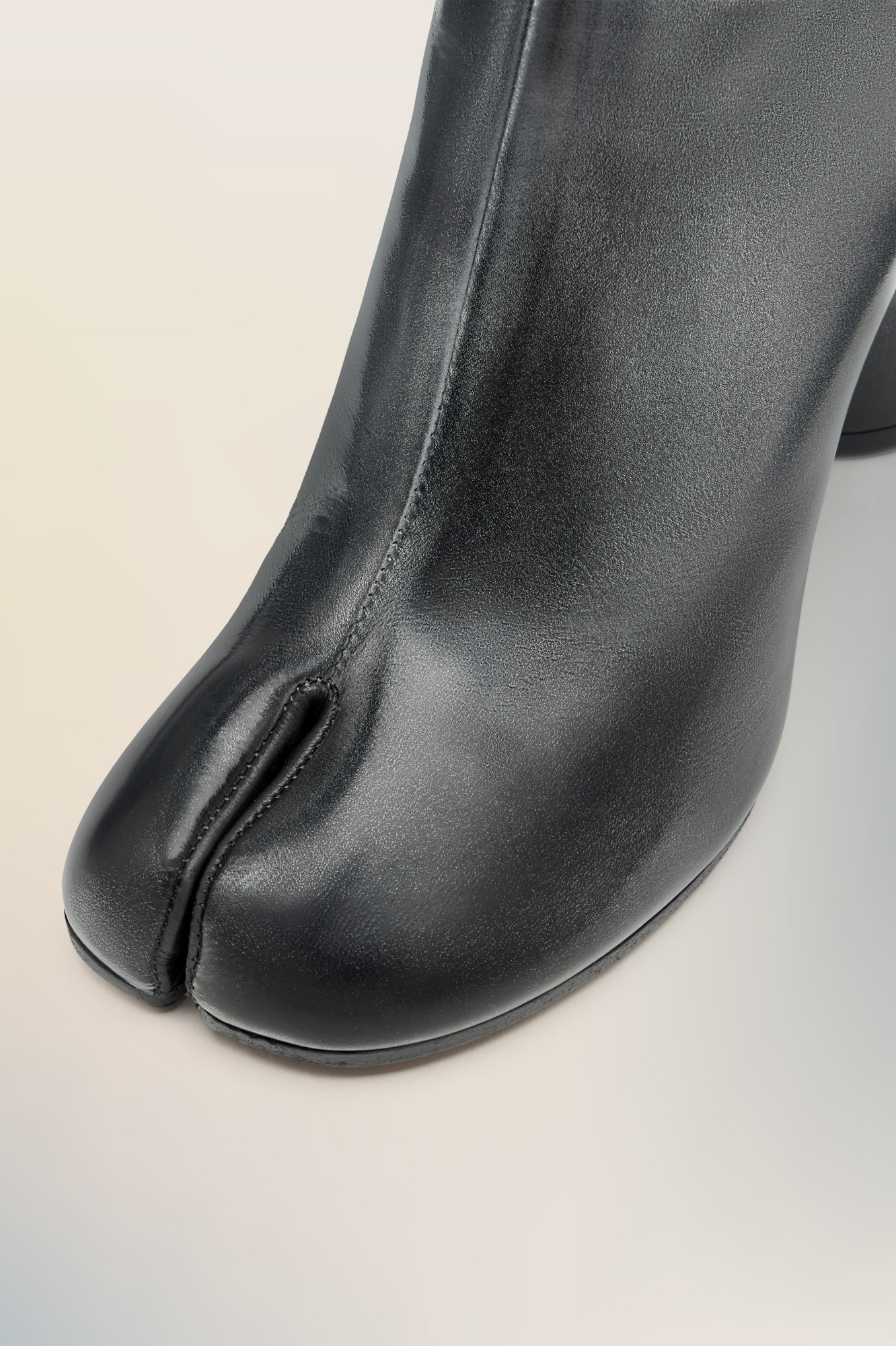 Maison Margiela Tabi Ankle Boots In Black