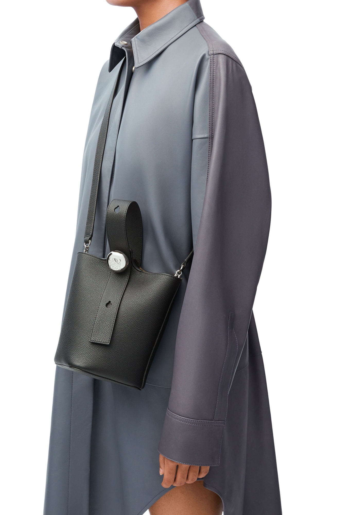 Loewe Mini Pebble Bucket Shoulder Bag In Black