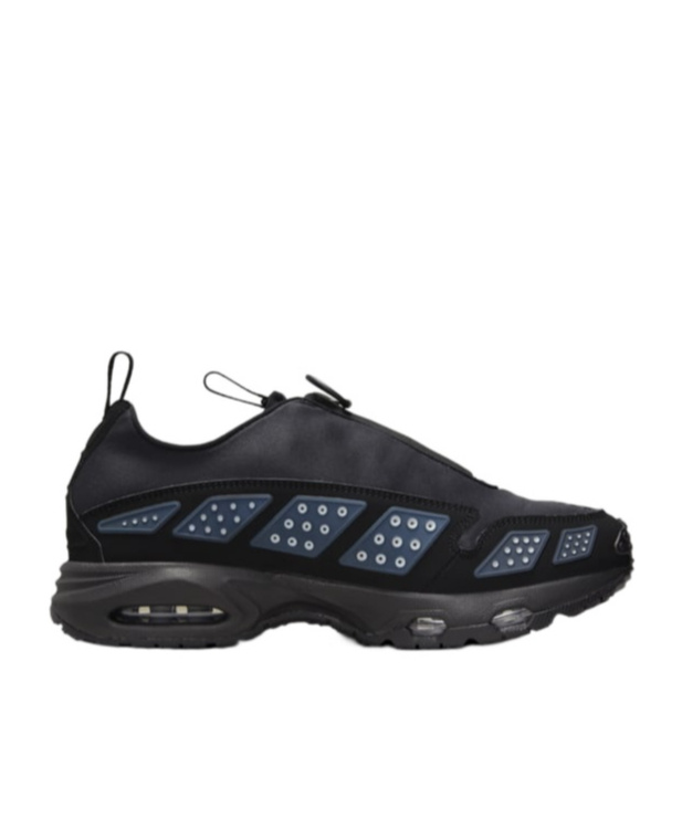 Nike Mesh Upper Sneakers Featuring Pull Tab In Black