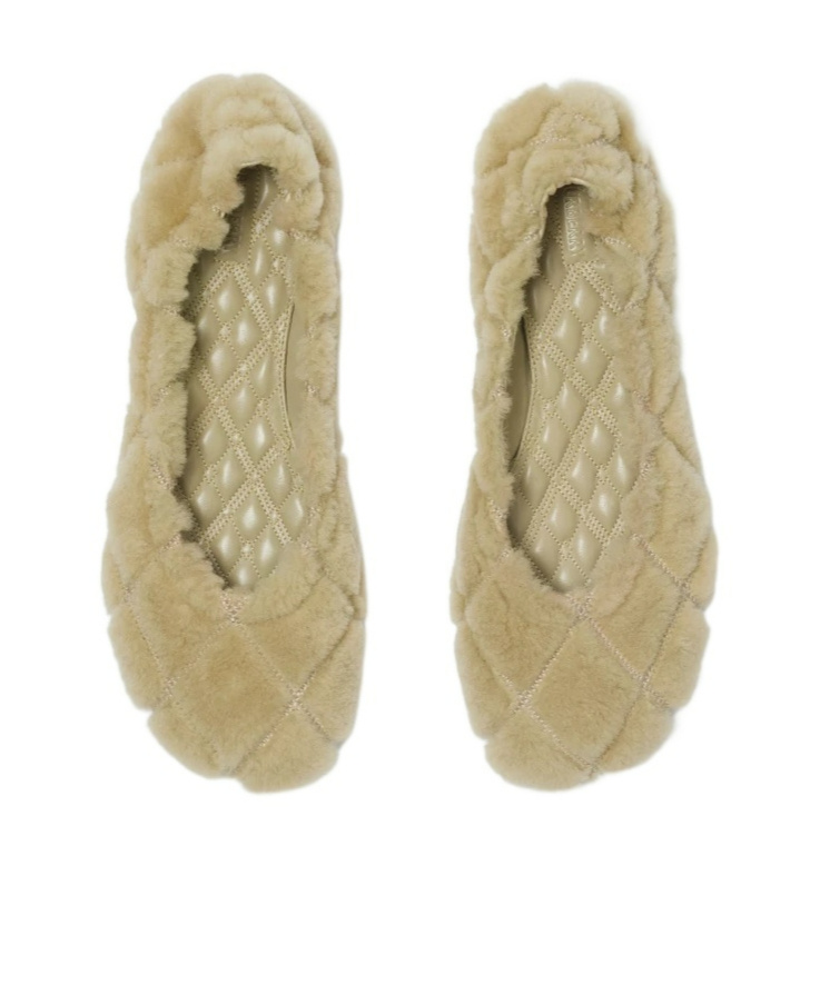 Burberry Baby Sheepskin Ballet Shoes In Nude