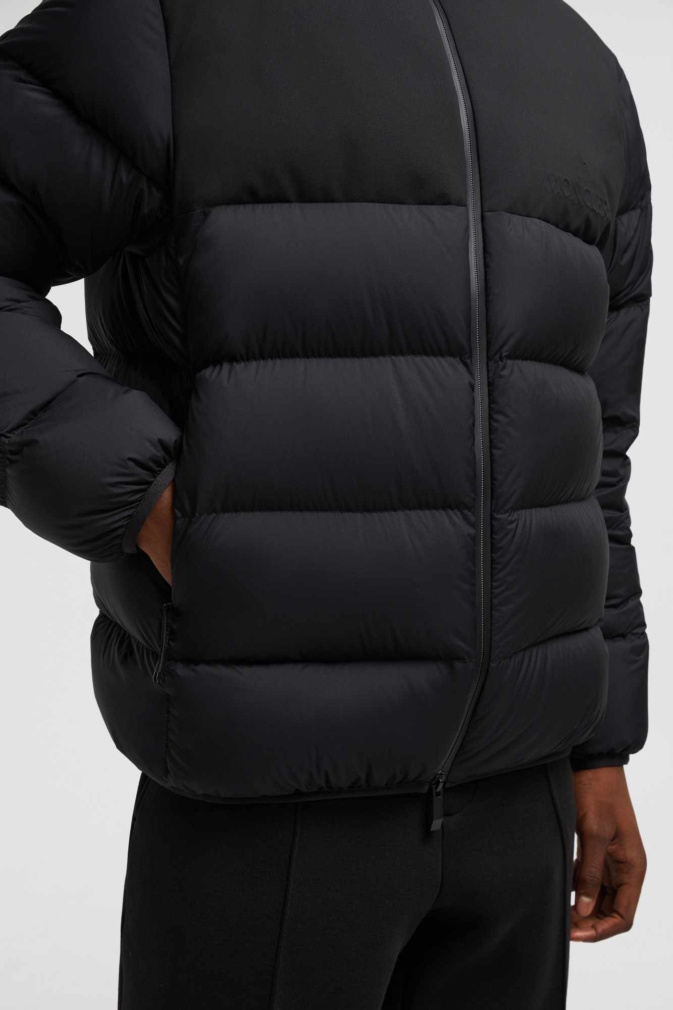 Moncler Men's Veumont Down Jacket In Black