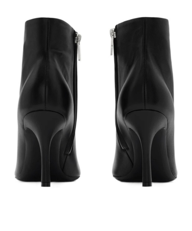 Burberry Baby 85 Leather Ankle Boots In Black