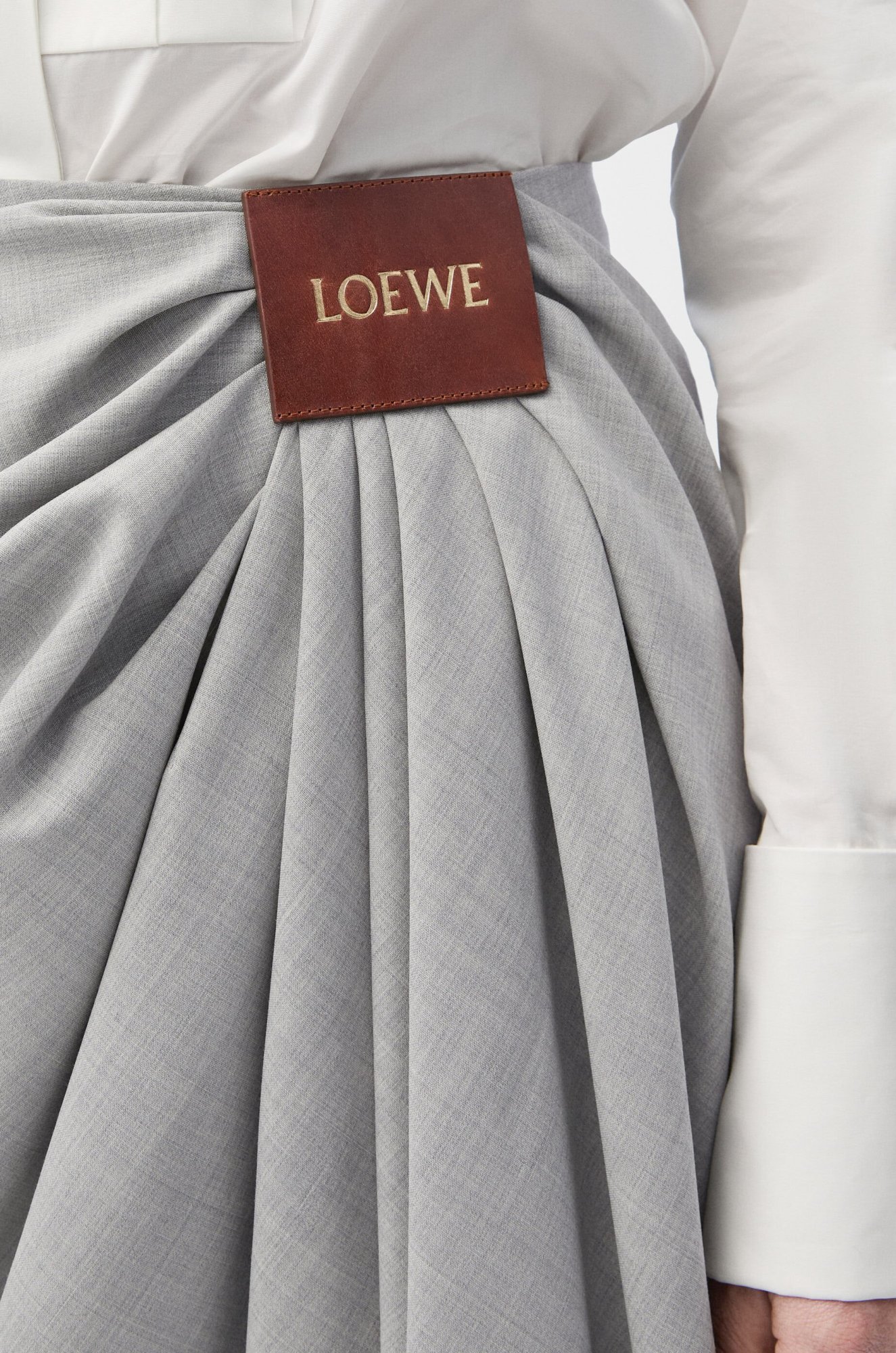 Loewe Pendant Wool Casual Pants In Gray