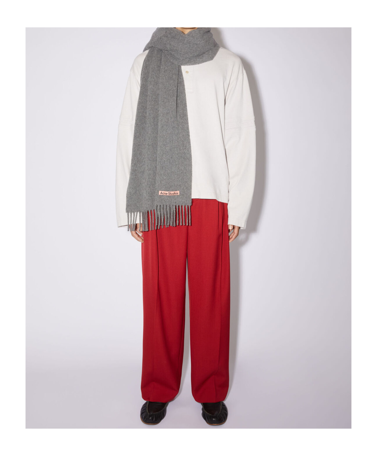 Acne Studios Logo Patch Fringed-edge Scarf In Gray