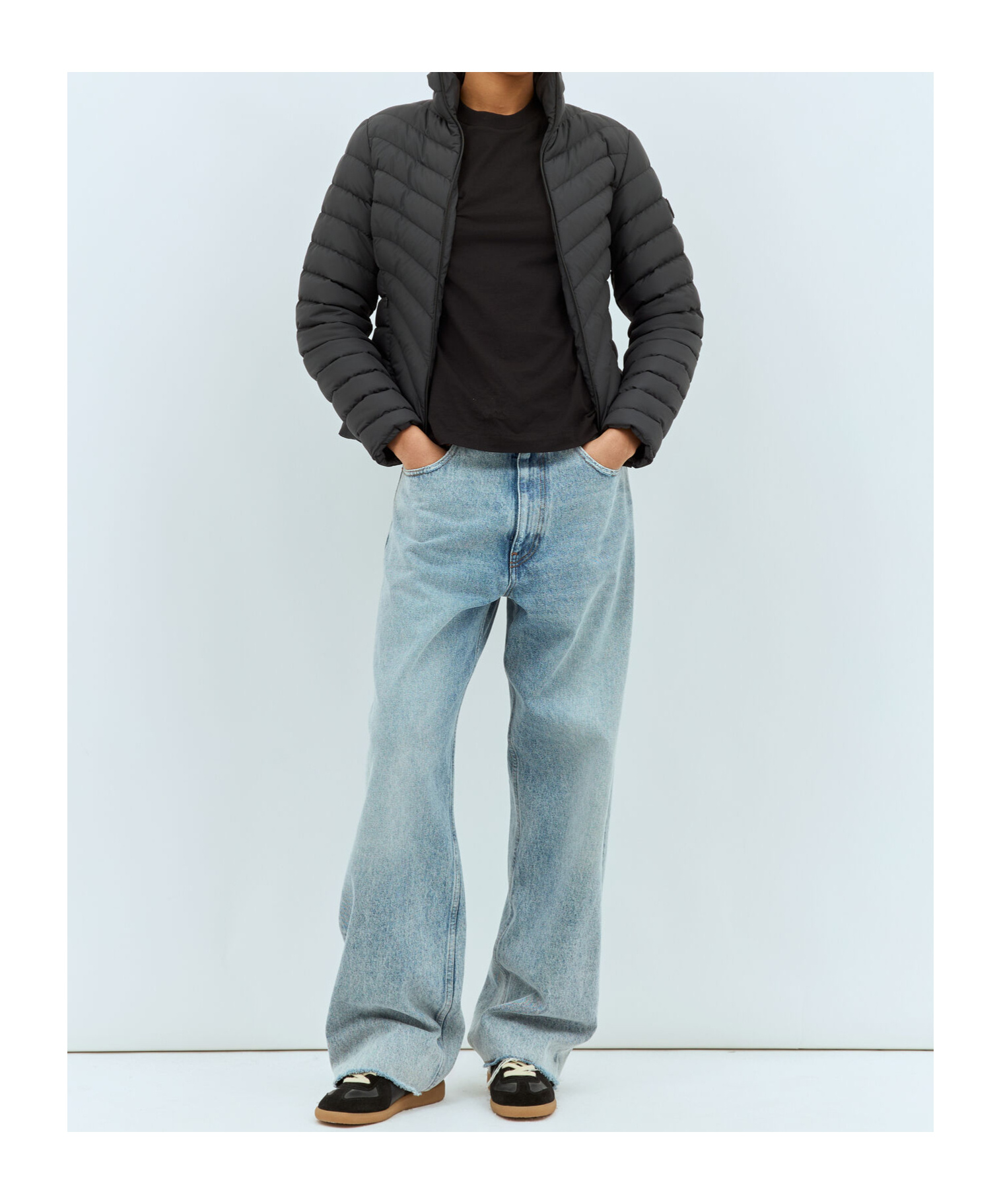 Moncler Long-sleeved Short Down Jacket In Black