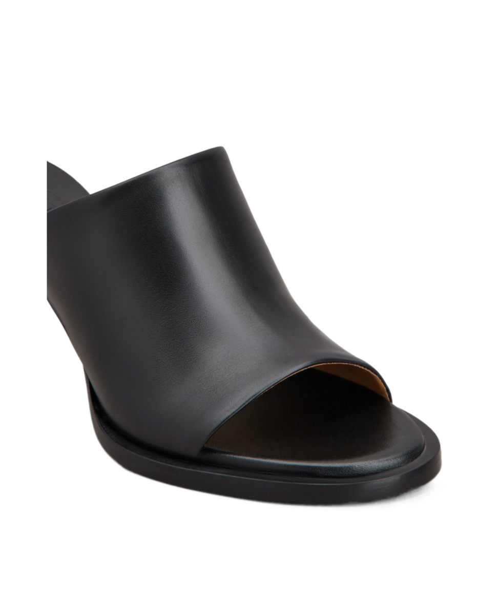 Tod's Mules In Leather In Black