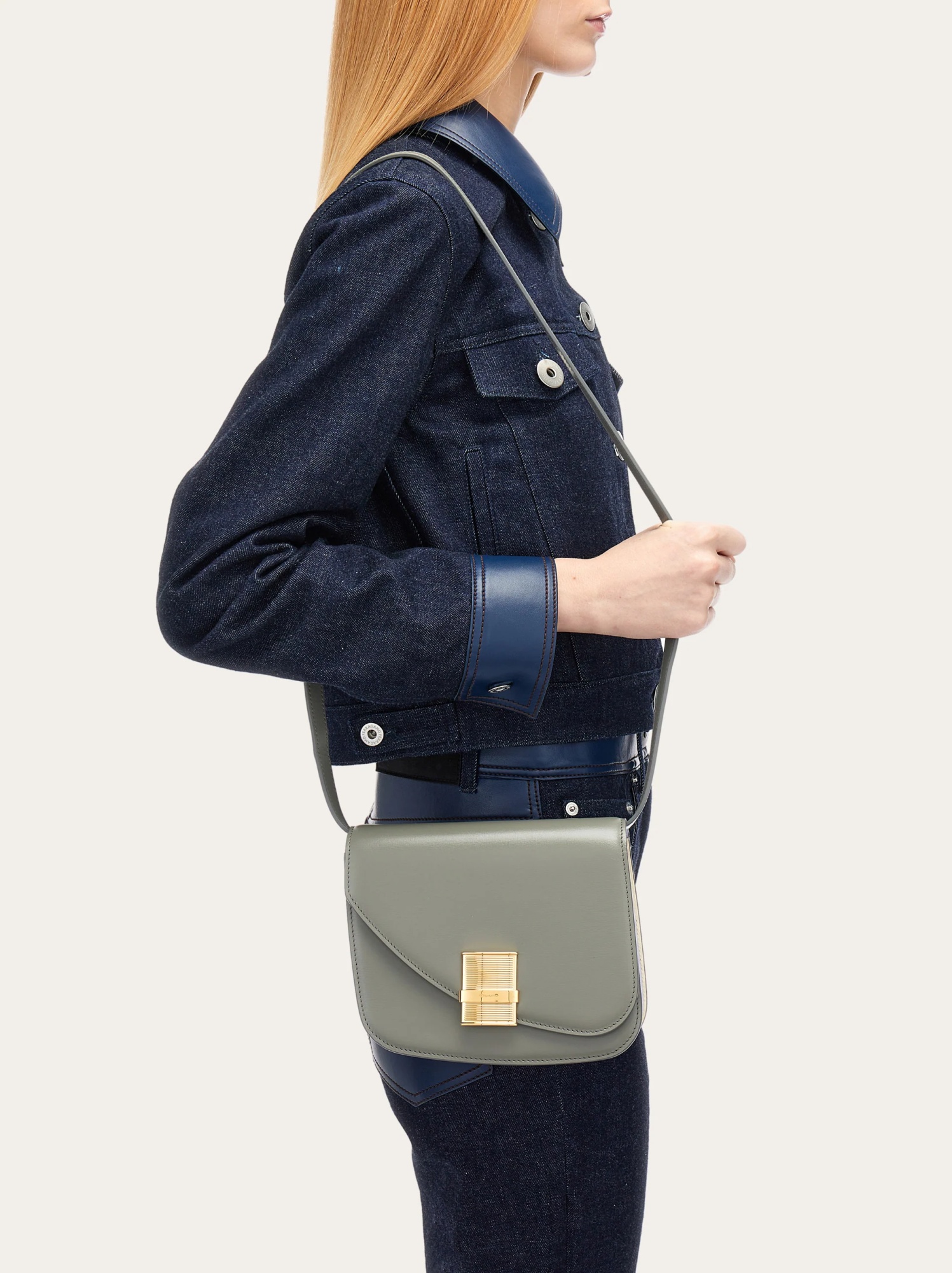 FERRAGAMO FIAMMA SMALL LOGO SHOULDER BAG