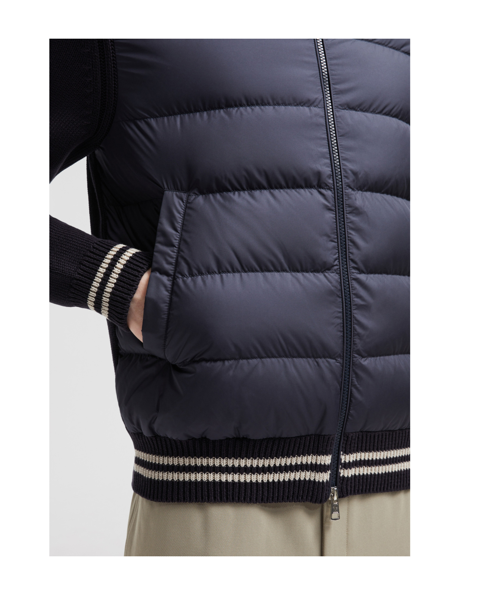 Moncler Cardigan En Coton Matelassé In Blue