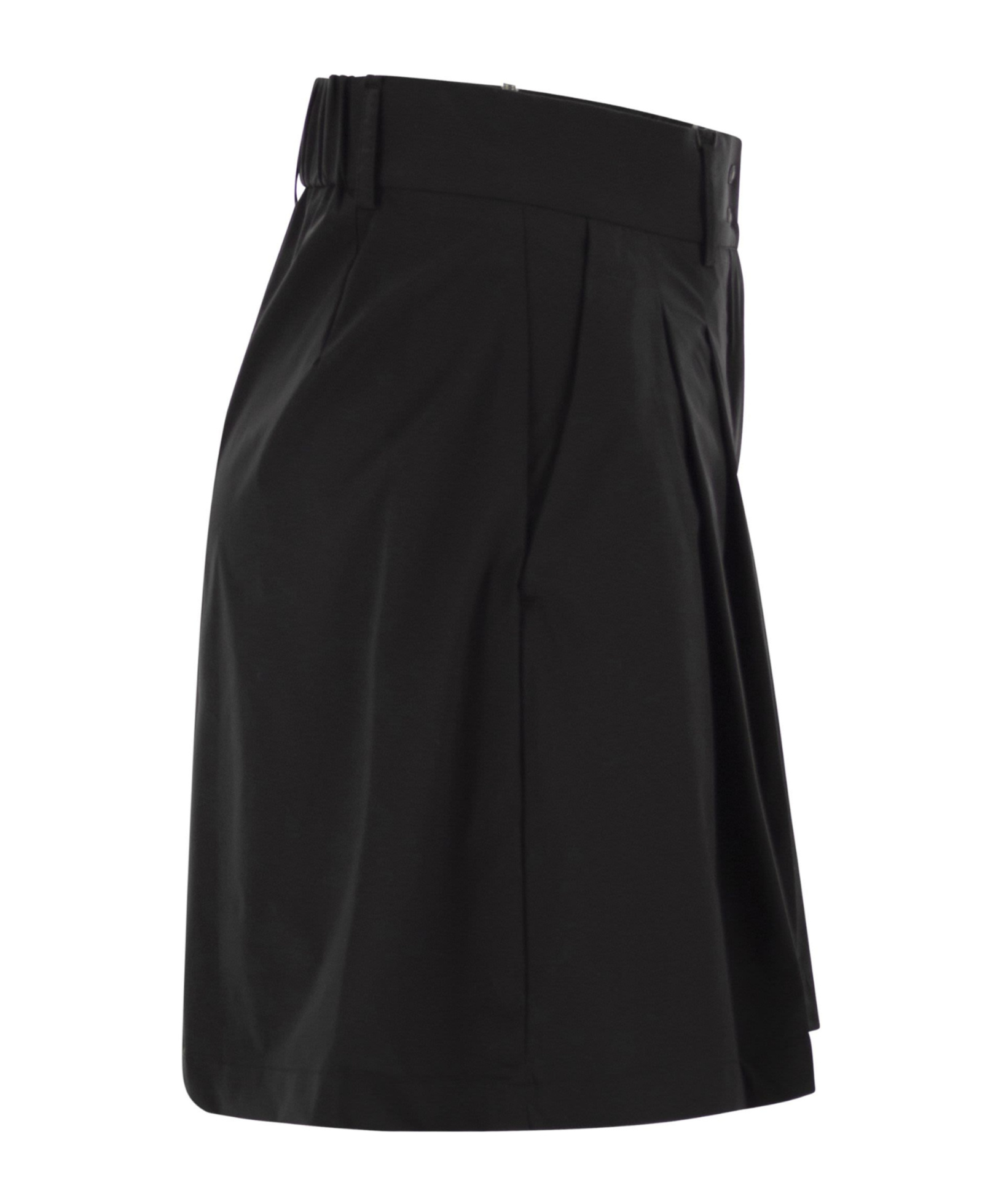Herno Pleated Detail Shorts In Black