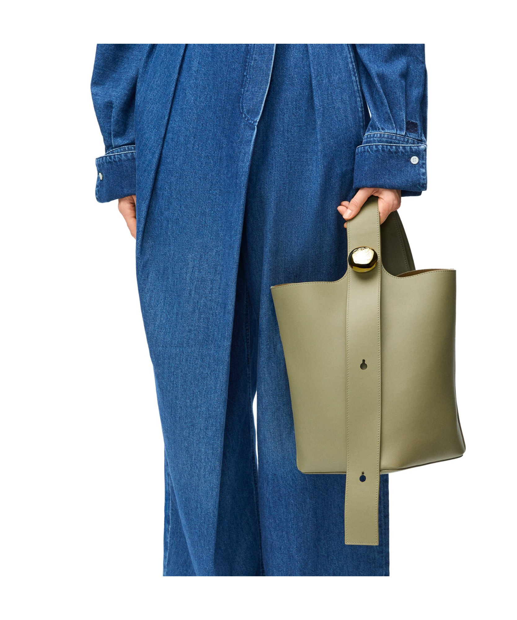 LOEWE MEDIUM PEBBLE BUCKET IN MELLOW CALFSKIN