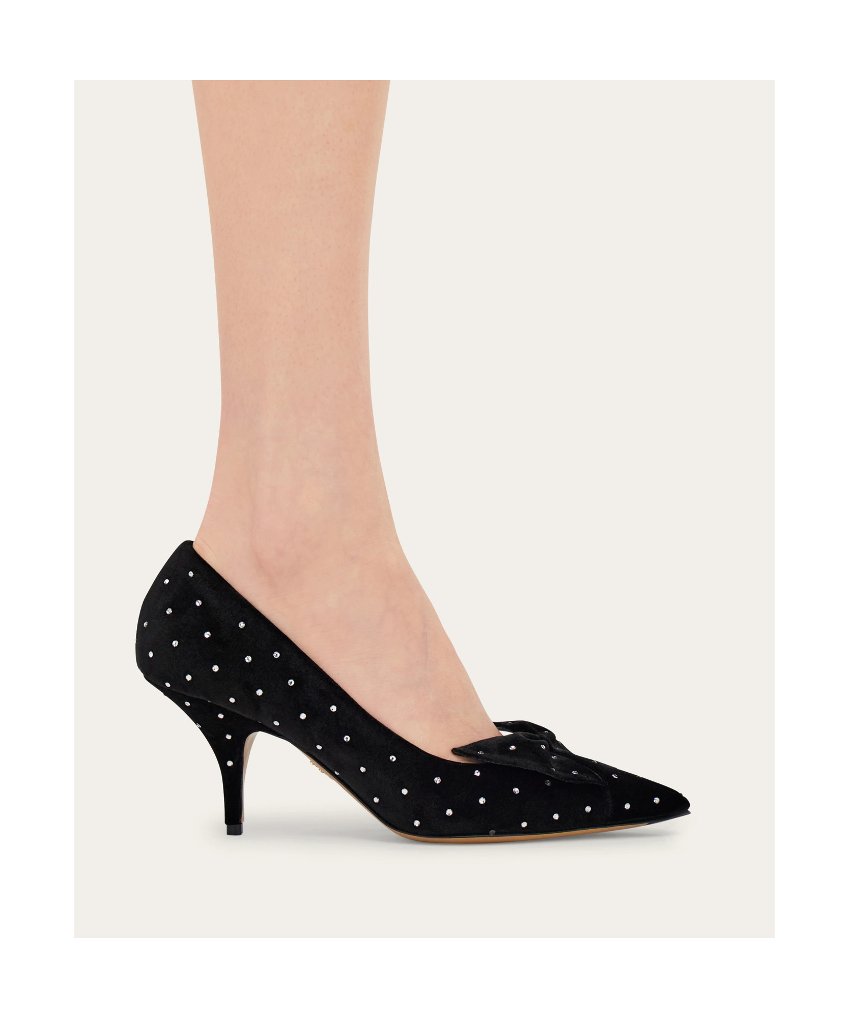 Ferragamo Pointed Pump With Soft Bow In Black