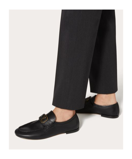 Valentino Garavani Vlogo Signature Leather Loafers In Black