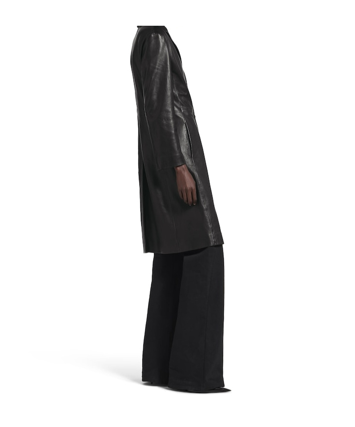 Balenciaga Women's Fitted Coat In Black In Black