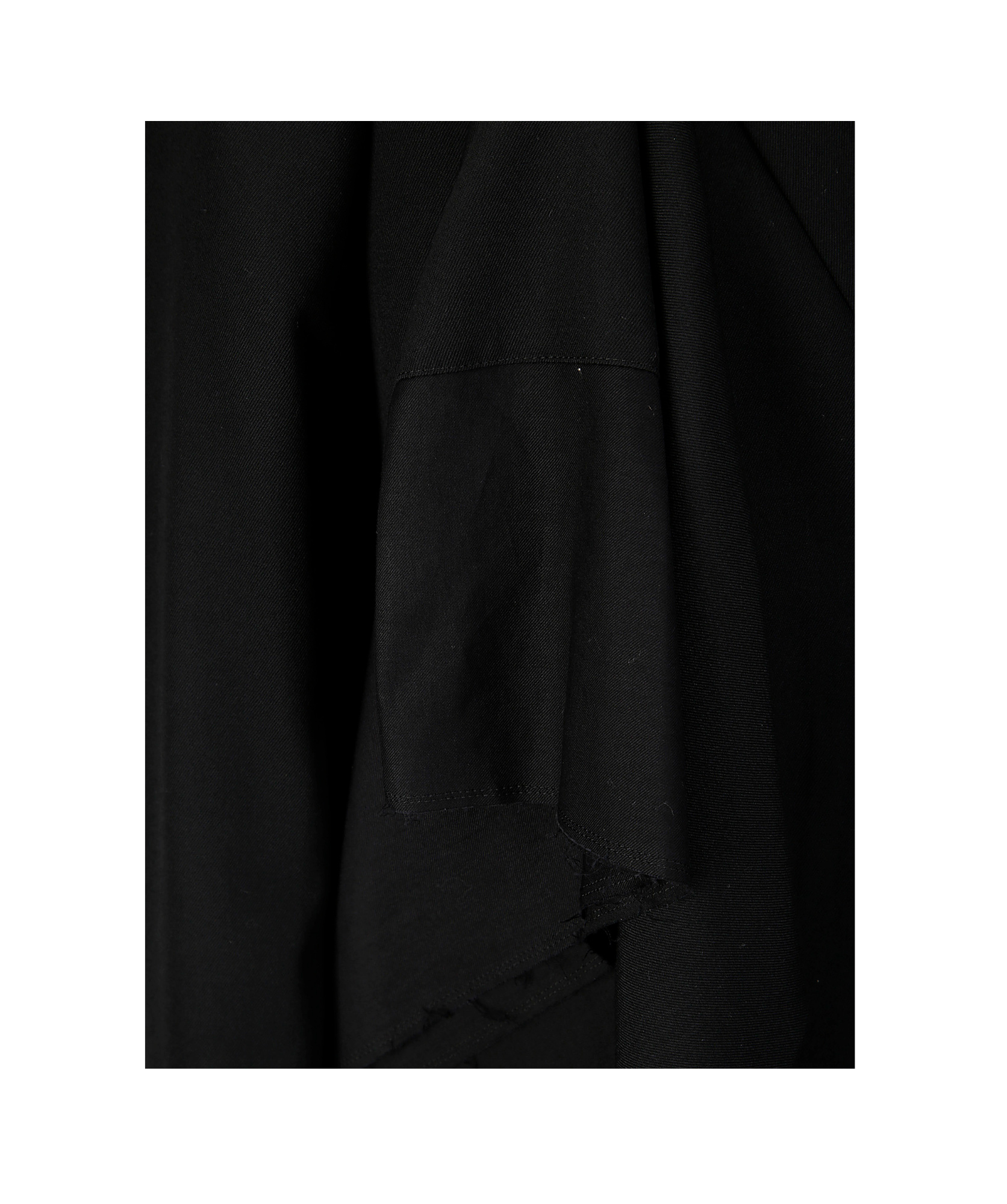 Comme Des Garçons Buttoned Jacket In Black