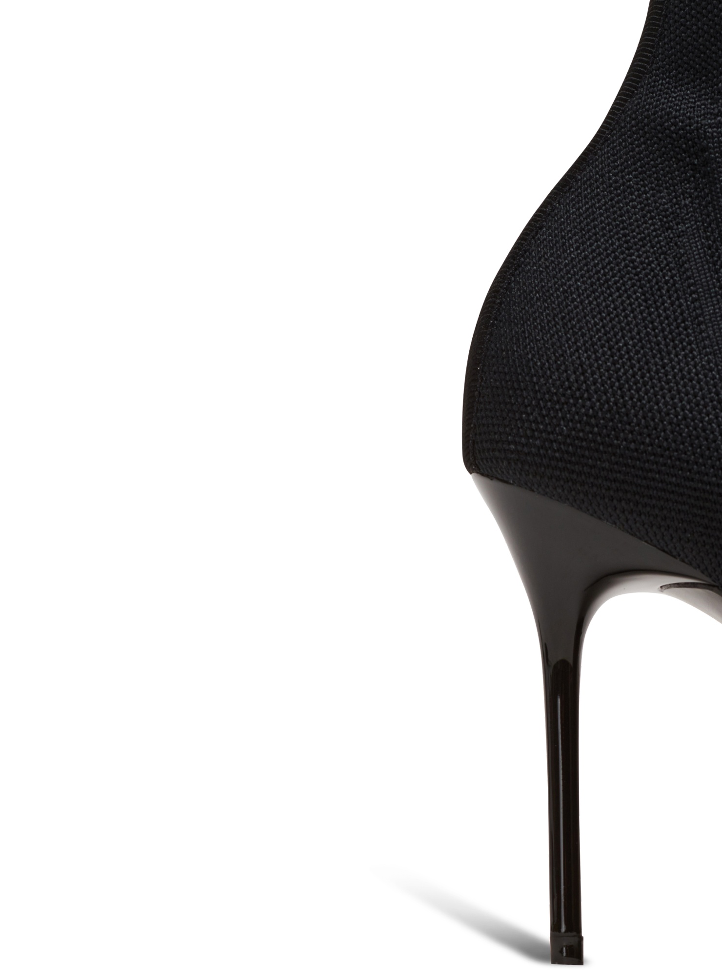 Balmain Skye Rib Pointed Short Boots In Black